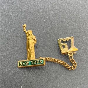 Vintage Gold tone New York Statue of Liberty Pin 1967